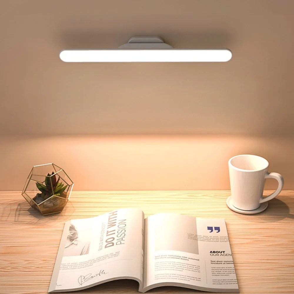Skrivbordslampa med Magnetfäste